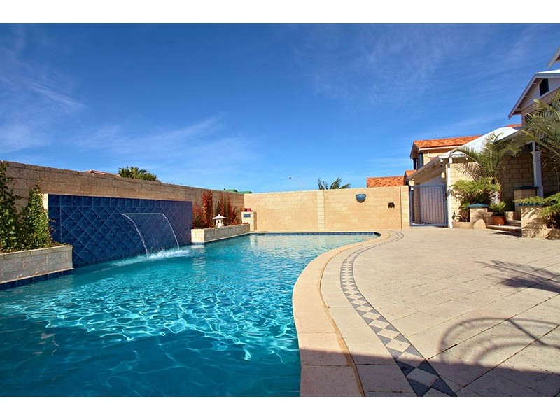 14 Ronsard Drive, San Remo WA 6210