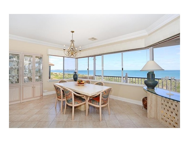 14 Ronsard Drive, San Remo WA 6210