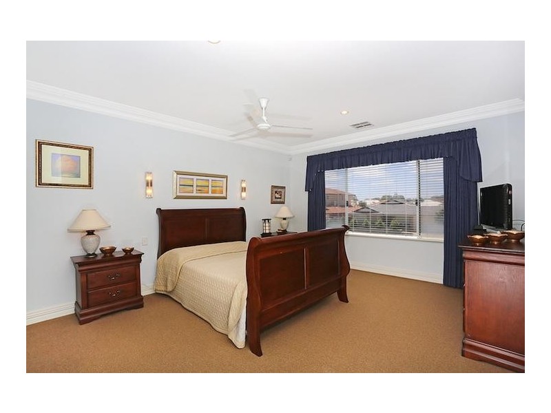 14 Ronsard Drive, San Remo WA 6210