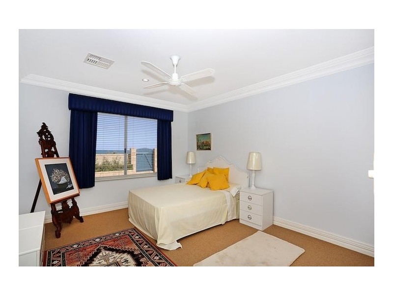 14 Ronsard Drive, San Remo WA 6210