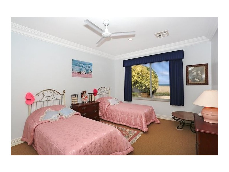 14 Ronsard Drive, San Remo WA 6210