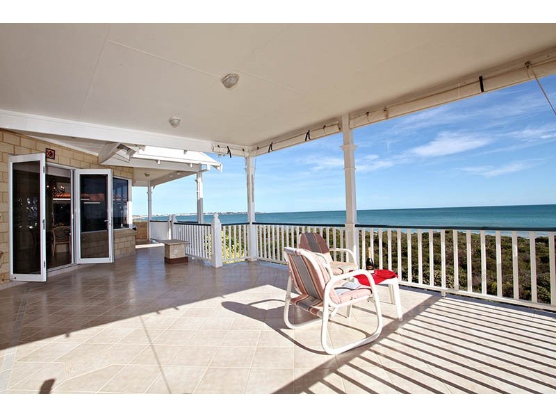 14 Ronsard Drive, San Remo WA 6210