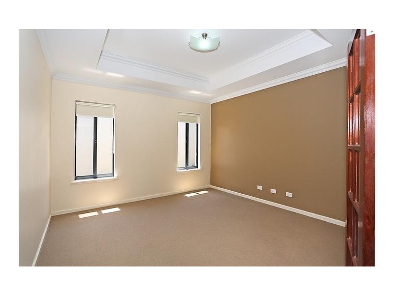 11 Pacifica Way, Dudley Park WA 6210