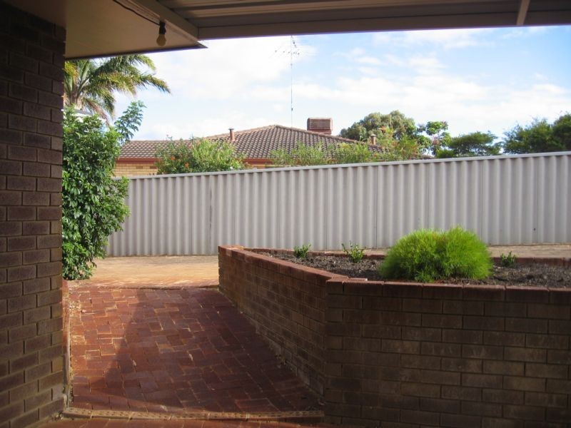 11 Elderberry Close, Halls Head WA 6210