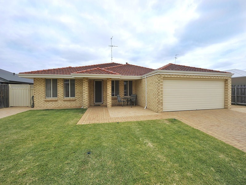 30 Seaforth Drive, Halls Head WA 6210