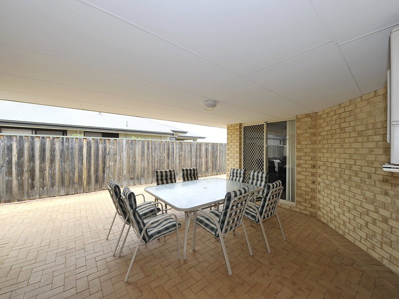 30 Seaforth Drive, Halls Head WA 6210