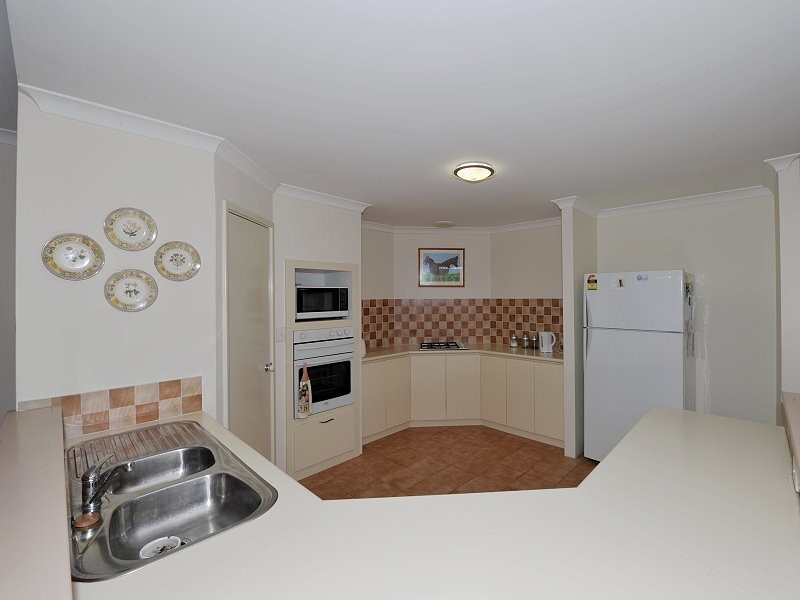 30 Seaforth Drive, Halls Head WA 6210