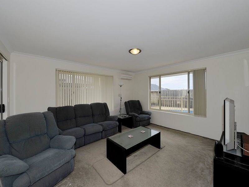 30 Seaforth Drive, Halls Head WA 6210