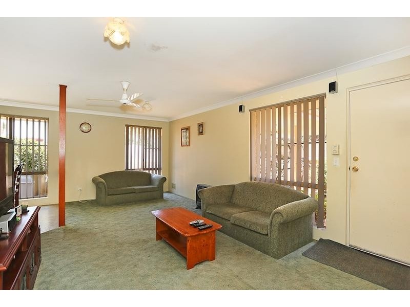 2/7 Karara Close, Halls Head WA 6210