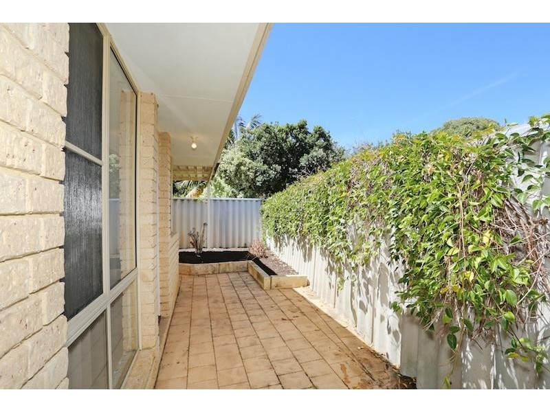 2/7 Karara Close, Halls Head WA 6210