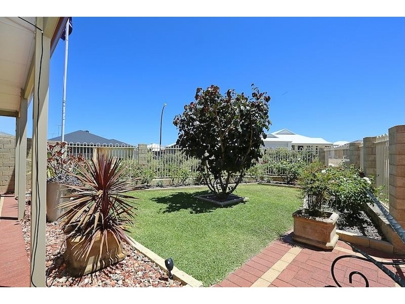 55 Marsdenia Road, Halls Head WA 6210