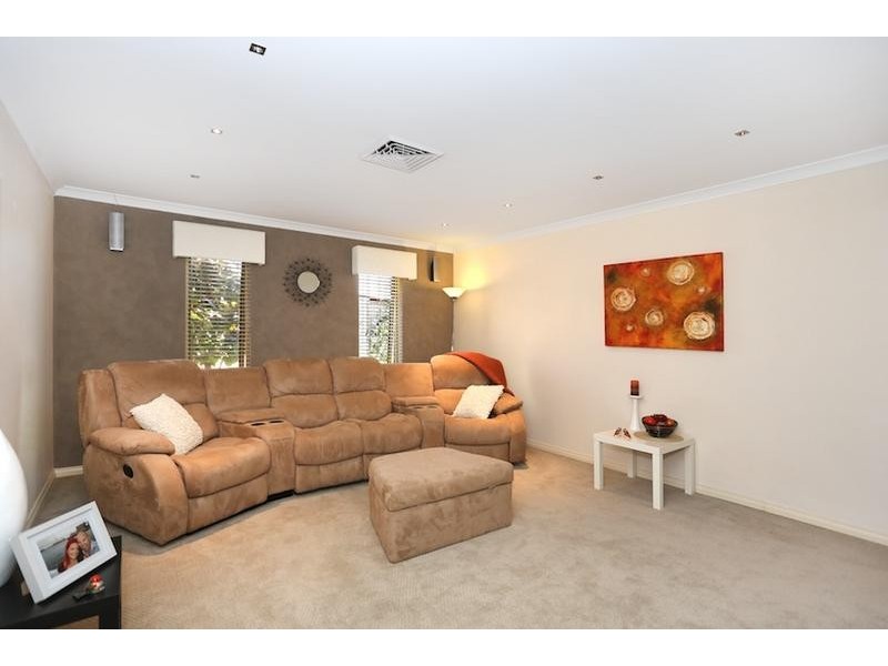 55 Marsdenia Road, Halls Head WA 6210