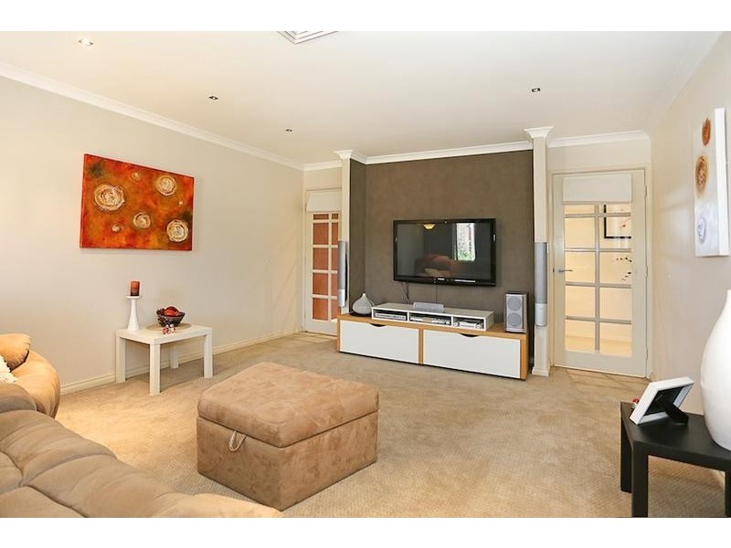 55 Marsdenia Road, Halls Head WA 6210