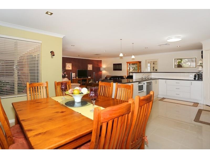 55 Marsdenia Road, Halls Head WA 6210