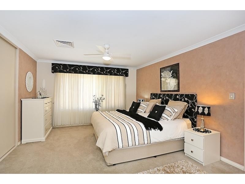 55 Marsdenia Road, Halls Head WA 6210