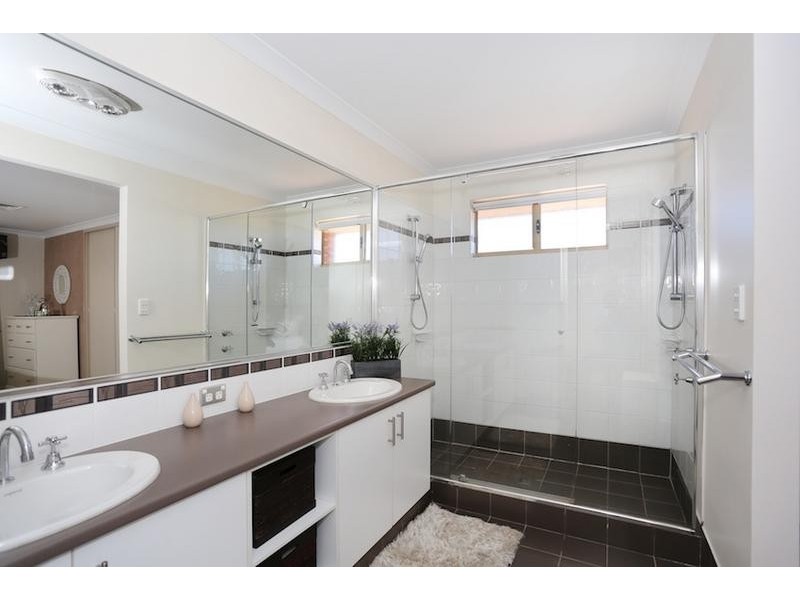 55 Marsdenia Road, Halls Head WA 6210
