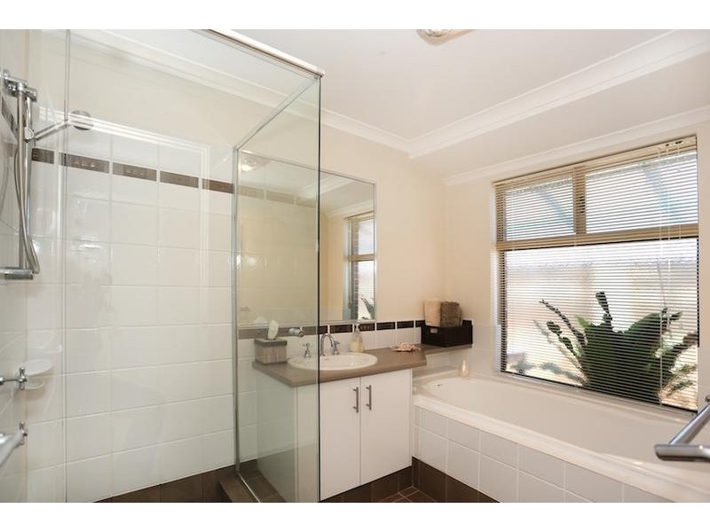 55 Marsdenia Road, Halls Head WA 6210