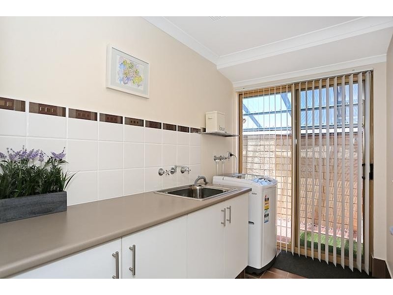 55 Marsdenia Road, Halls Head WA 6210