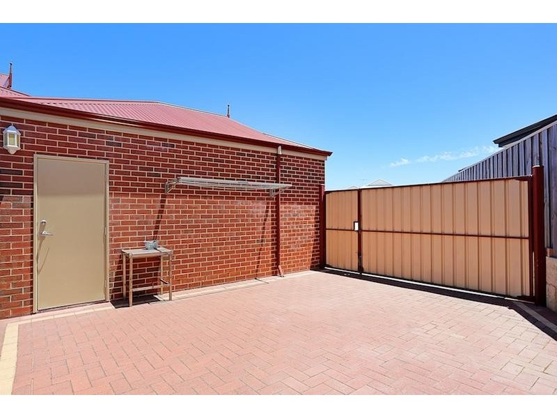 55 Marsdenia Road, Halls Head WA 6210