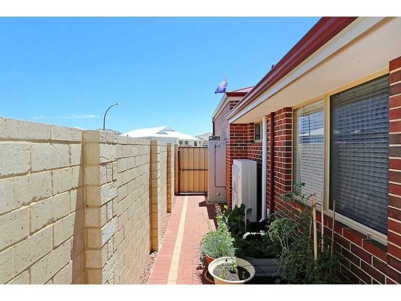 55 Marsdenia Road, Halls Head WA 6210