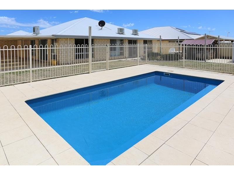 20 Banksiadale Gate, Lakelands WA 6180