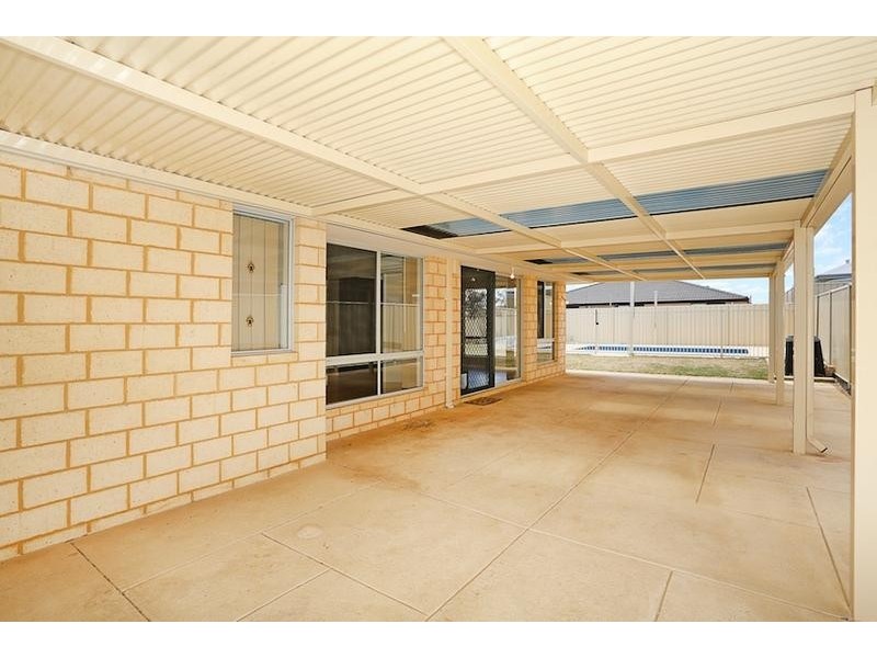 20 Banksiadale Gate, Lakelands WA 6180