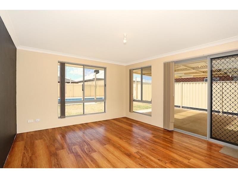 20 Banksiadale Gate, Lakelands WA 6180