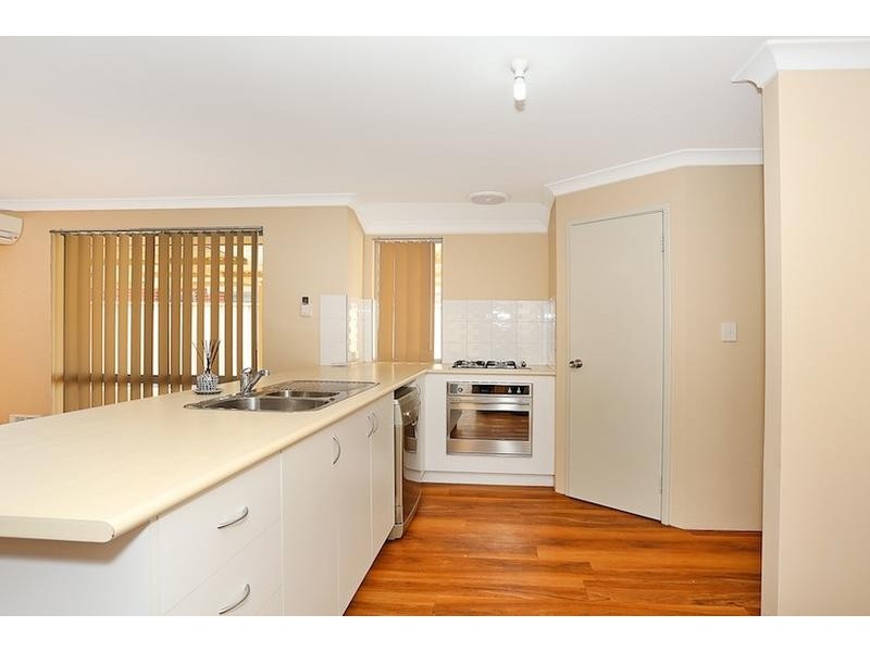 20 Banksiadale Gate, Lakelands WA 6180