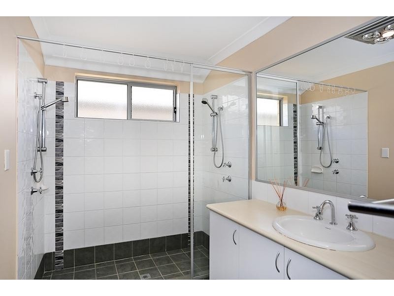 20 Banksiadale Gate, Lakelands WA 6180