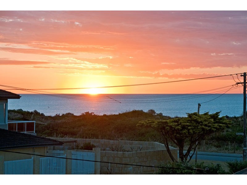 6 Hera Court, San Remo WA 6210