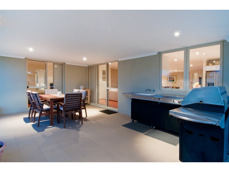 6 Hera Court, San Remo WA 6210