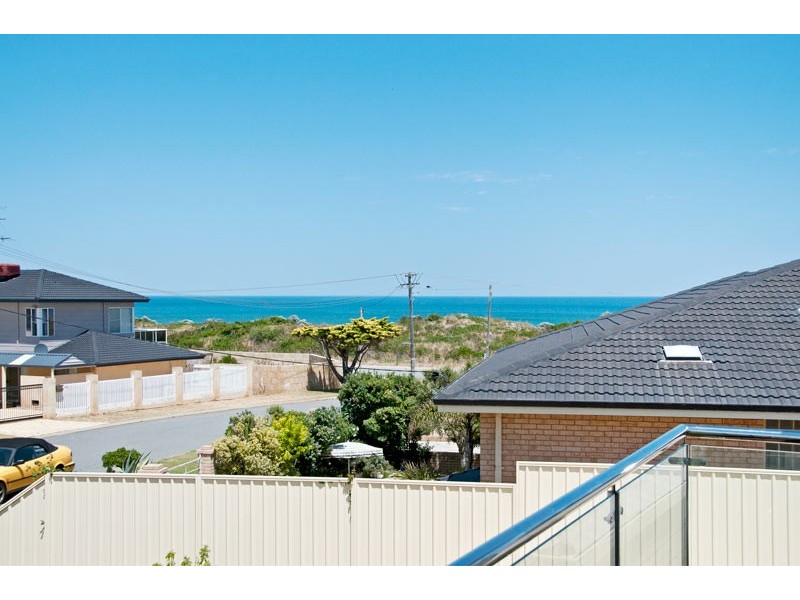 6 Hera Court, San Remo WA 6210