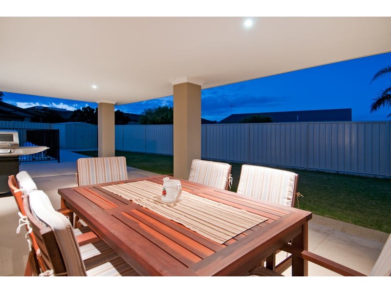 6 Hera Court, San Remo WA 6210