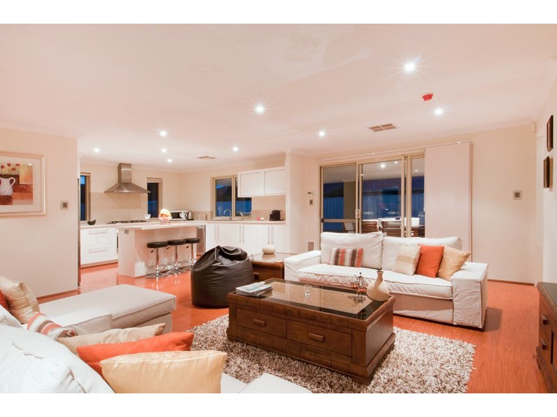 6 Hera Court, San Remo WA 6210