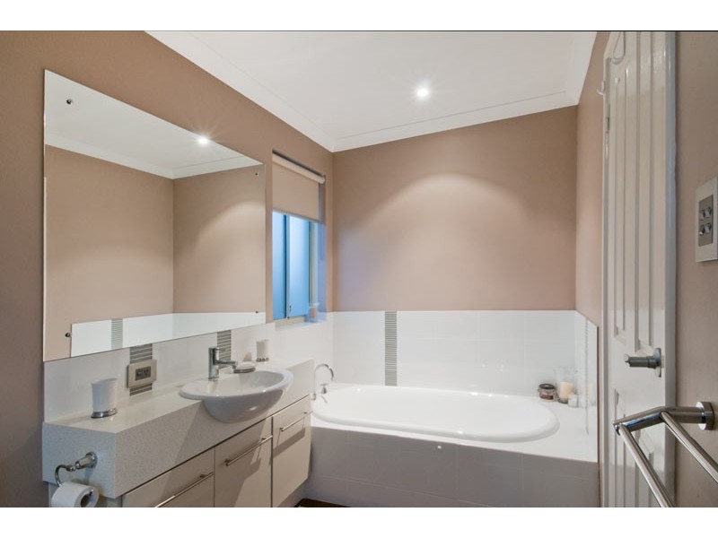 6 Hera Court, San Remo WA 6210