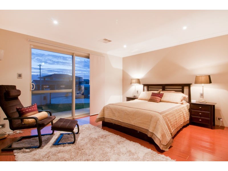 6 Hera Court, San Remo WA 6210