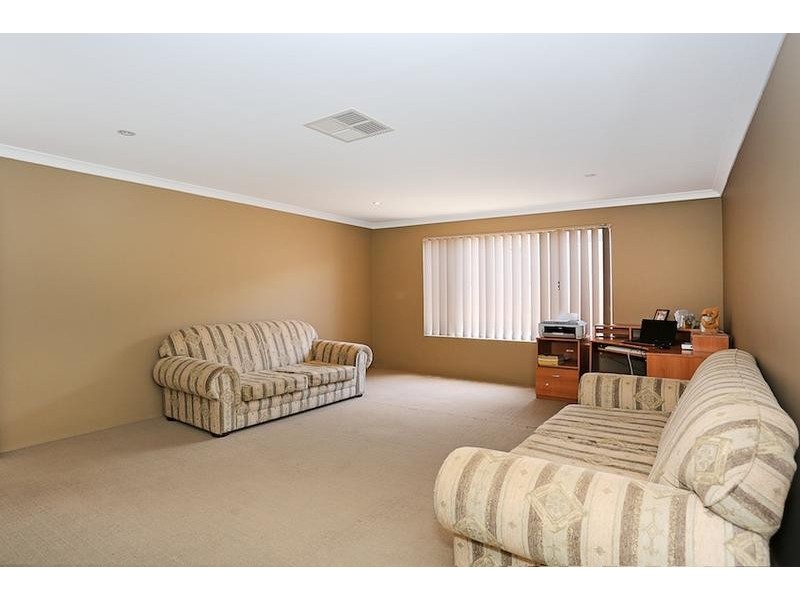 7 Tectona Way, Halls Head WA 6210