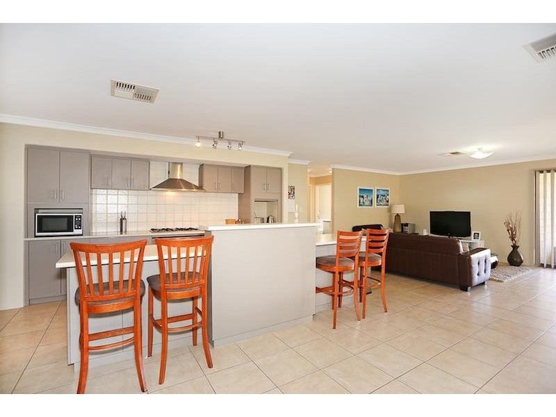 7 Tectona Way, Halls Head WA 6210
