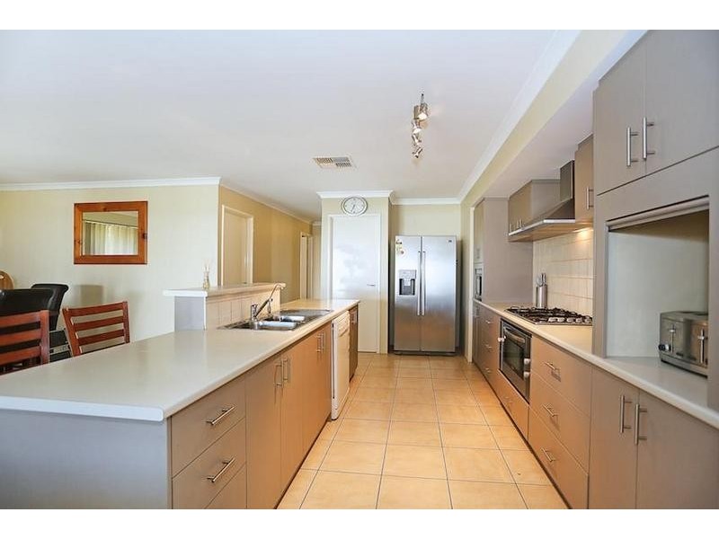 7 Tectona Way, Halls Head WA 6210