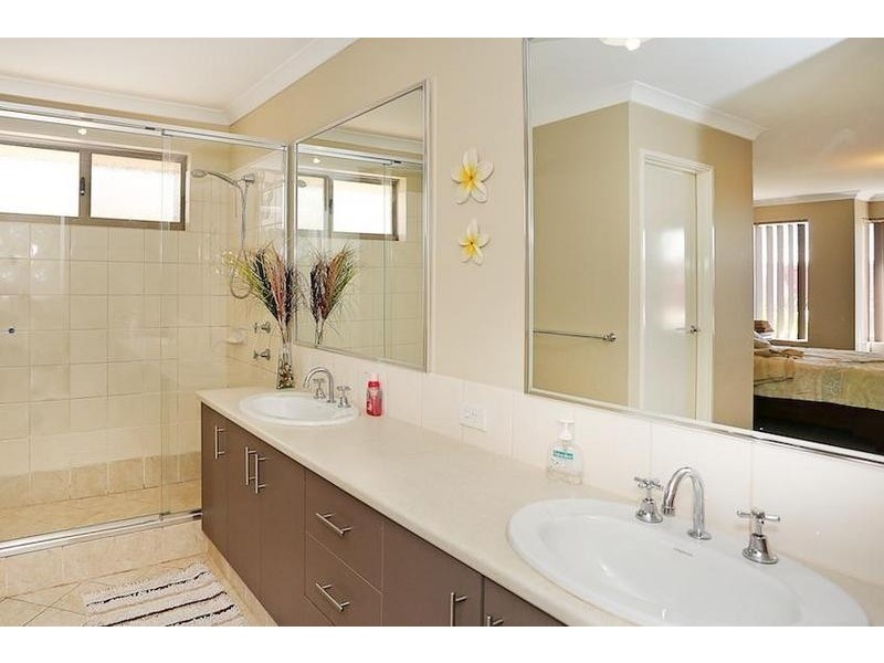 7 Tectona Way, Halls Head WA 6210