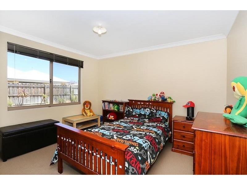 7 Tectona Way, Halls Head WA 6210