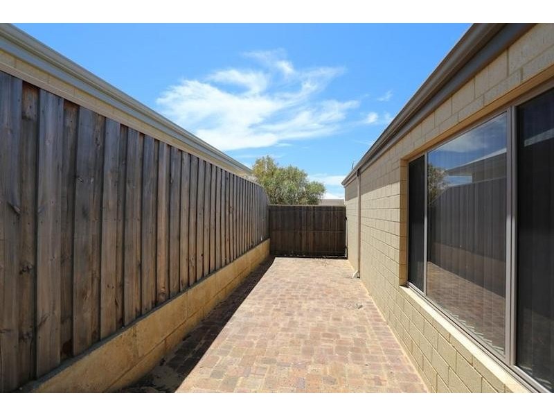7 Tectona Way, Halls Head WA 6210