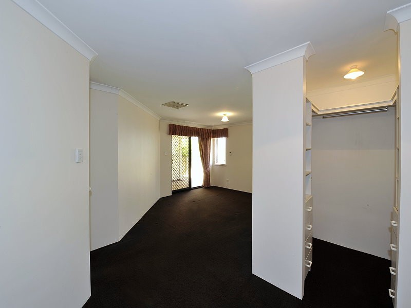 2 Boileau Place, San Remo WA 6210