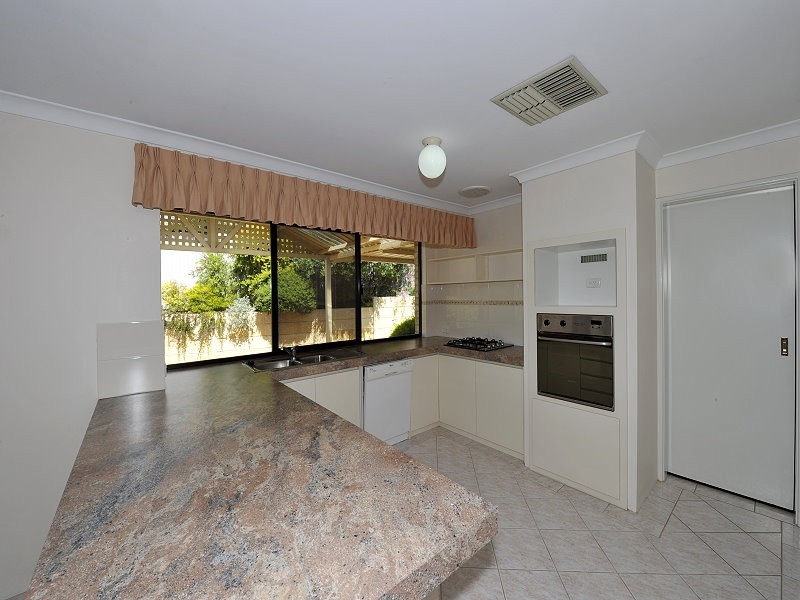 2 Boileau Place, San Remo WA 6210