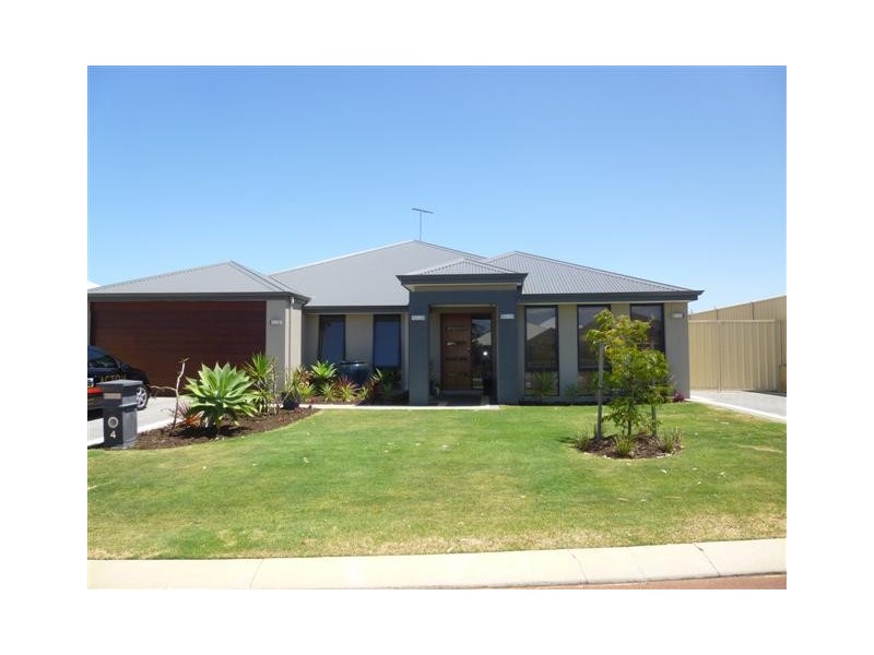 4 Calder Nook, Lakelands WA 6180