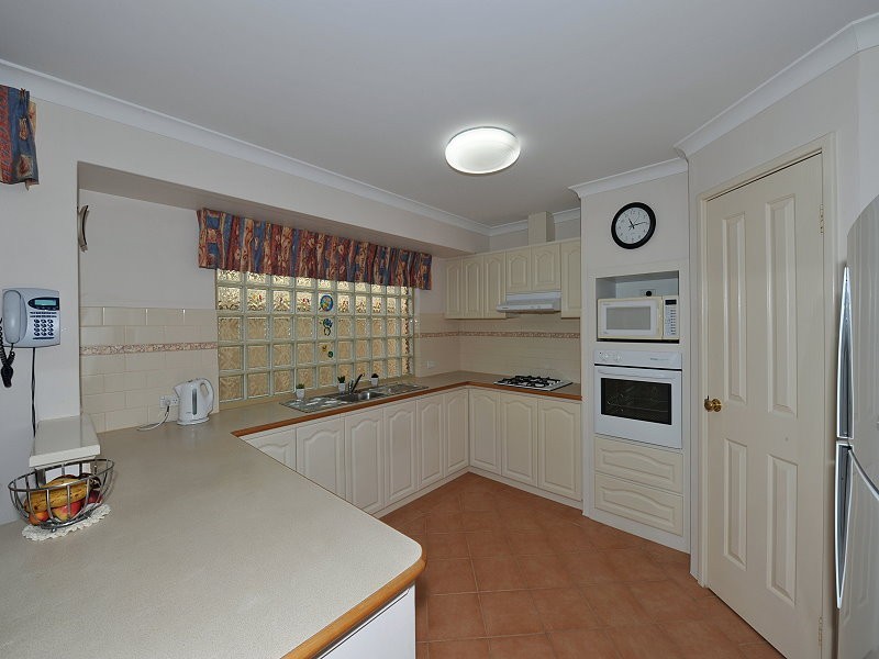 3 Heyerdahl, Dudley Park WA 6210