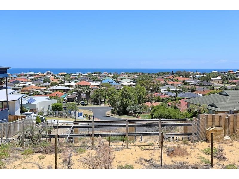 5 Ironbark Place, Halls Head WA 6210