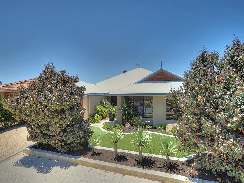 8 Karon Vista, Halls Head WA 6210
