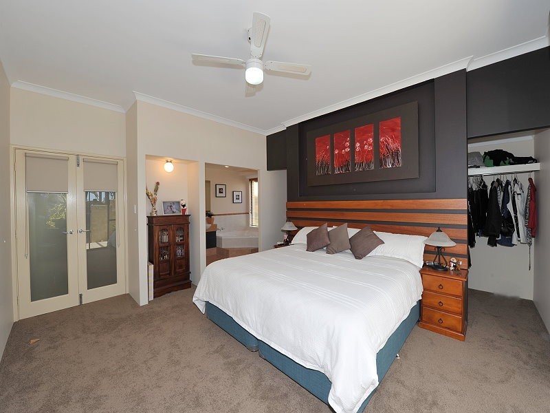 8 Karon Vista, Halls Head WA 6210