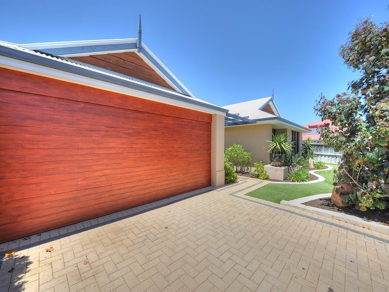 8 Karon Vista, Halls Head WA 6210